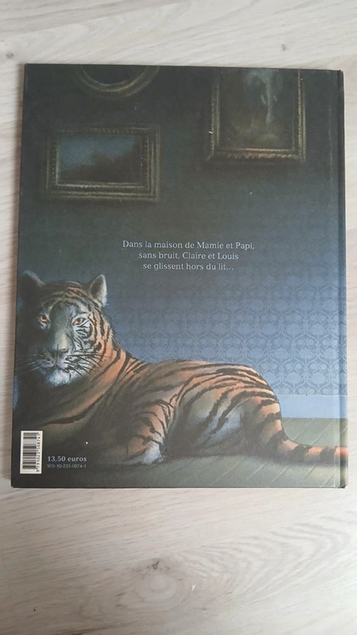 Livre à pas de loup.. - photo numéro 3