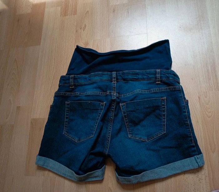 Short de grossesse taille 36 - photo numéro 4
