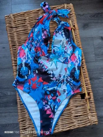 🌟 Body maillot de bain dos nu neuf – Boutique Parisienne – Taille 38 – Style original et coloré 🌈