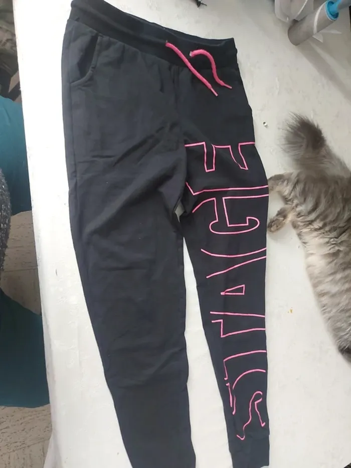 Jogging fille noir et rose
