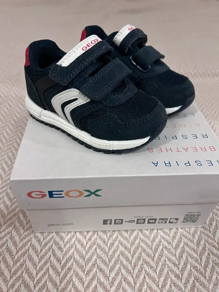 Chaussure basket Geox taille 20 bébé