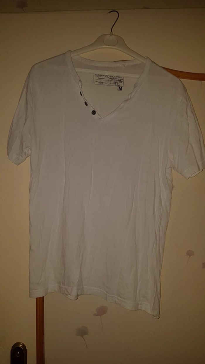 Tee shirt