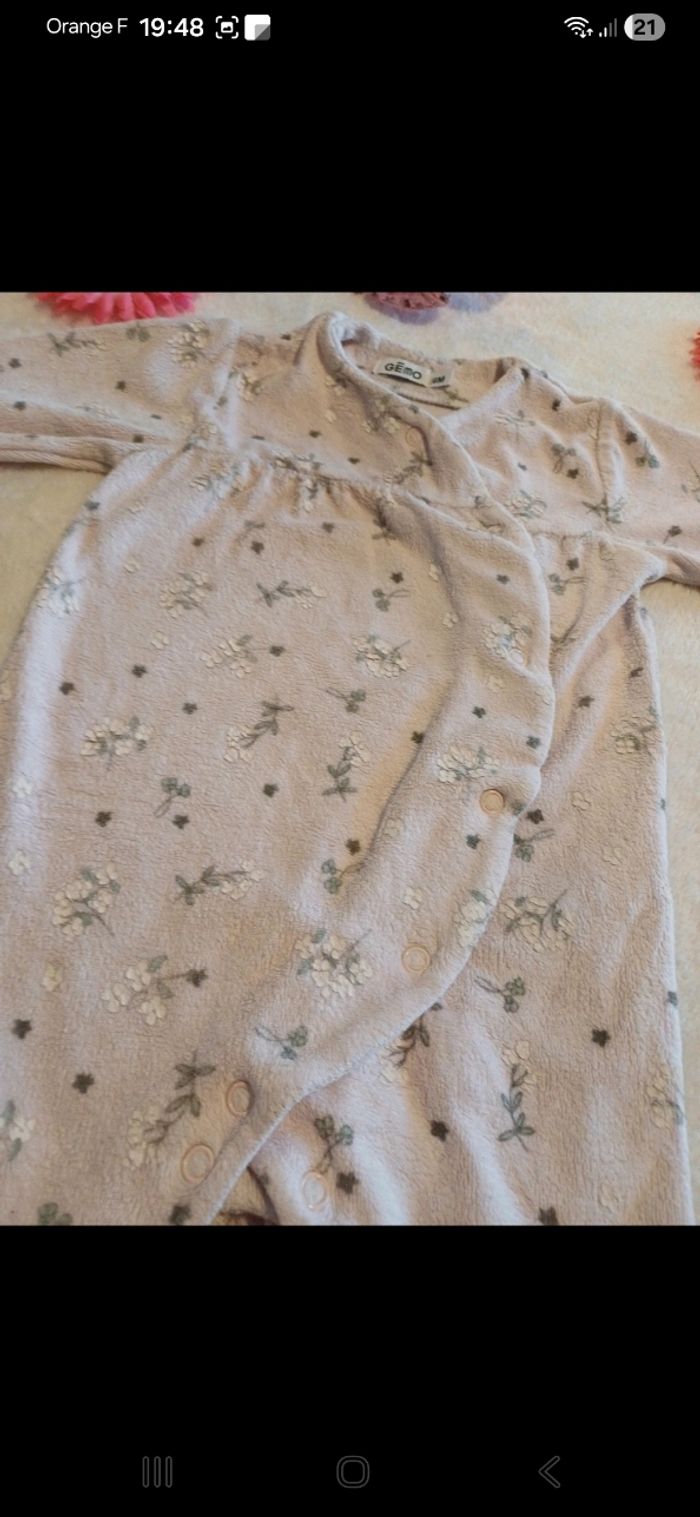 Pyjama bébé taille 6 mois - photo numéro 2