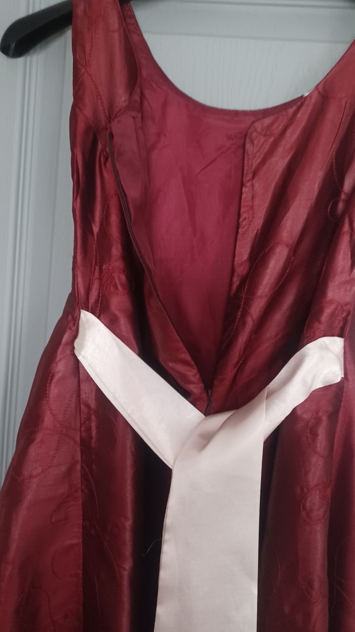 Robe de cérémonie pour fillette 10 ans très bon état bordeaux et blanc - photo numéro 8