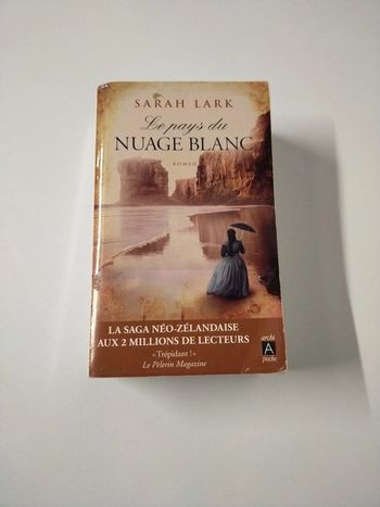 Livre Sarah Lark le pays du nuage blanc