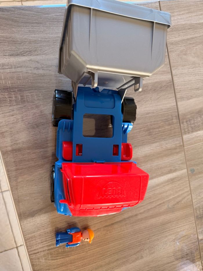 Camion benne avec figurine - photo numéro 3