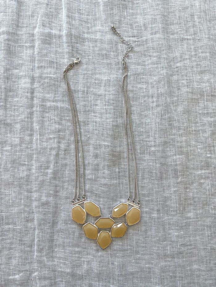 Collier beige et argenté H&M