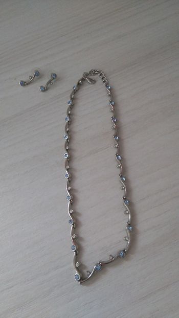Ensemble collier et boucle d oreille