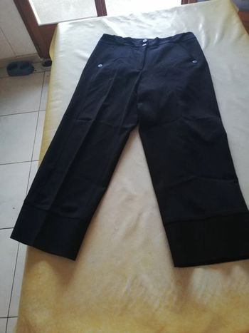 Pantacourt 7/8 noir t. 42 Massy.