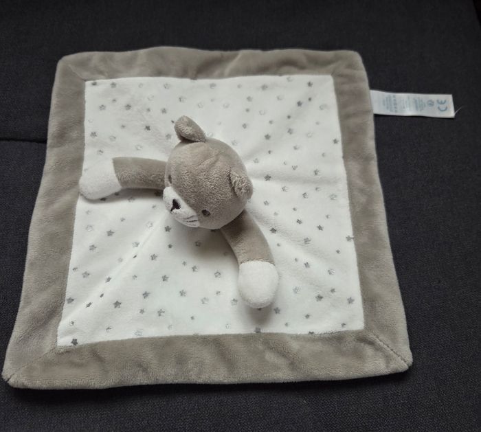 Doudou chat carré plat blanc et gris - Étoiles- Obaibi