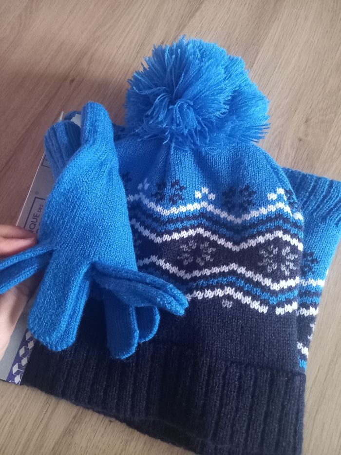 Ensemble bonnet gants snood - photo numéro 3