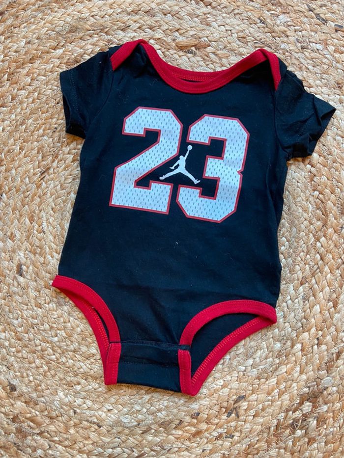 Body 3 mois Nike Jordan