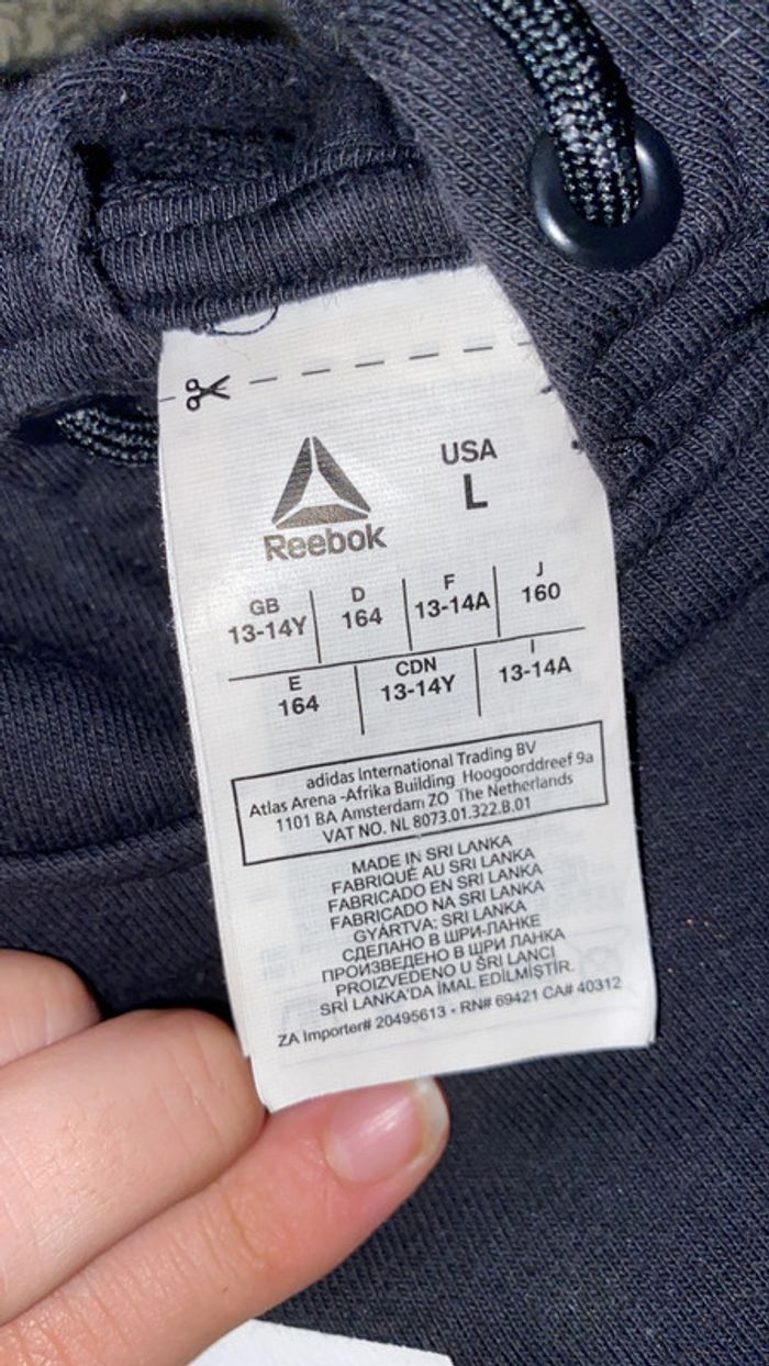 Pull noir - photo numéro 3