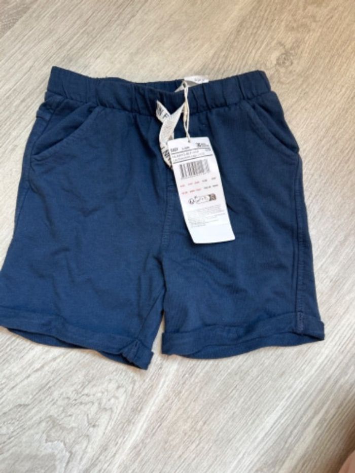 Short bleu marine