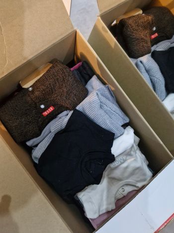 Cartons vêtements filles