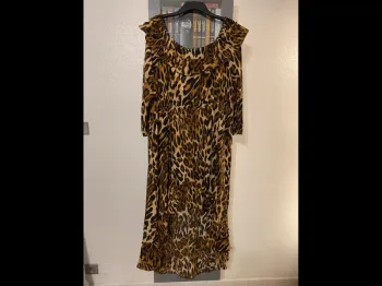 superbe robe longue imprimée léopard  taille 3xl 50 neuve sheinside