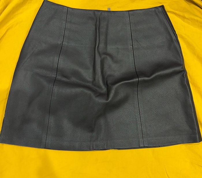 jupe similicuir noir bershka - photo numéro 2