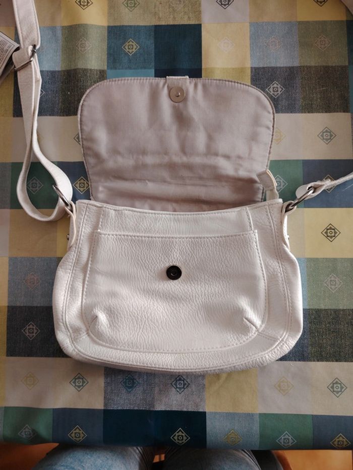 Petit sac à main blanc idéal pour mariage - photo numéro 7