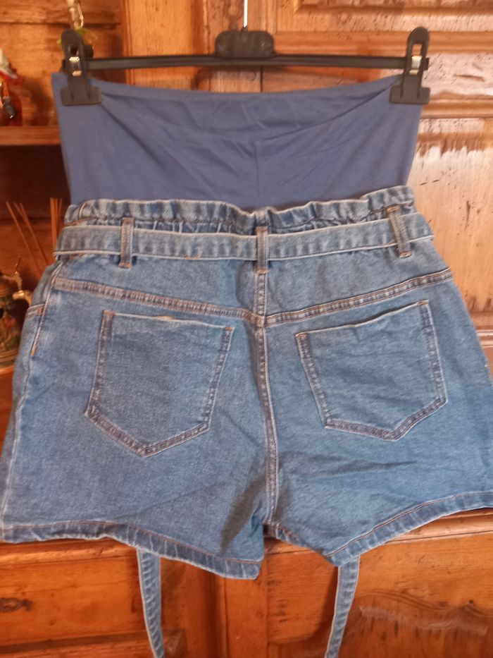 Short maternité - photo numéro 3
