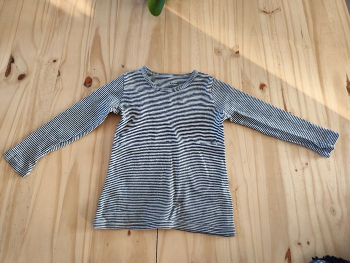 Lot vêtements garçon 2 ans - photo numéro 5