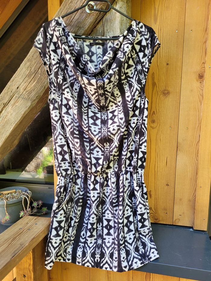 Magnifique robe les petites bombes, blanche et noire, motifs géométriques, taille 38/40