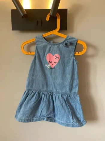 Robe fille excellent état marque inconnue taille 2 ans