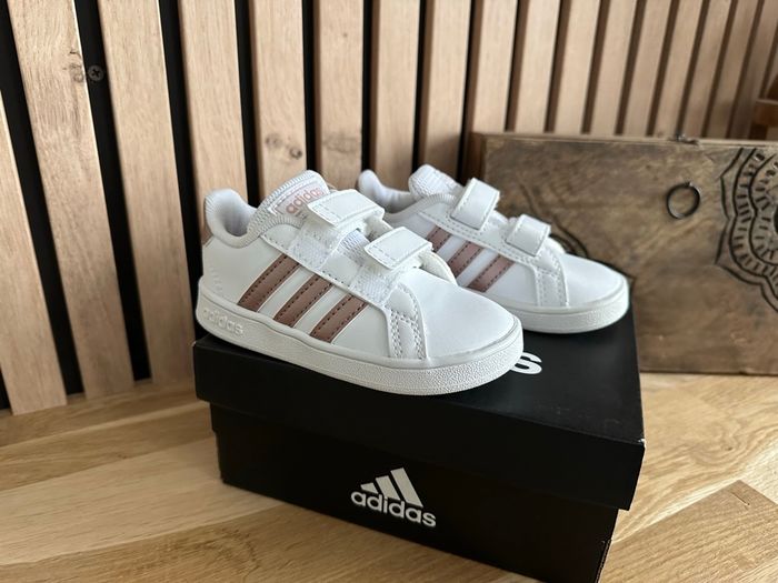 Baskets Adidas fille 🎄