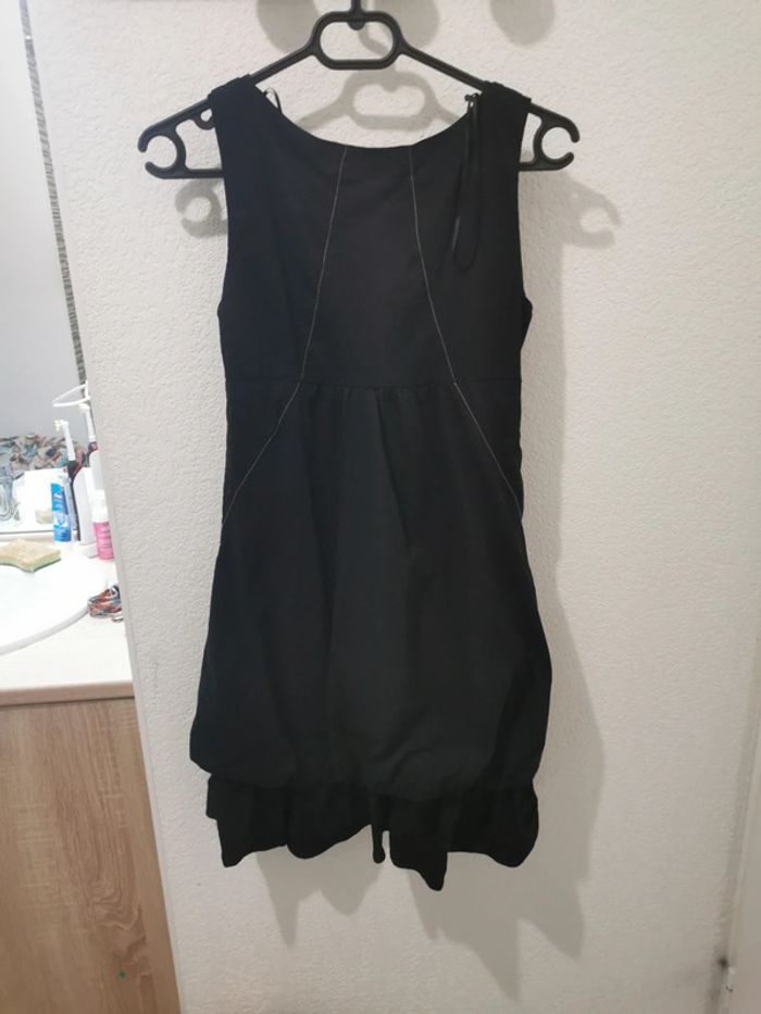 Robe noire - photo numéro 2