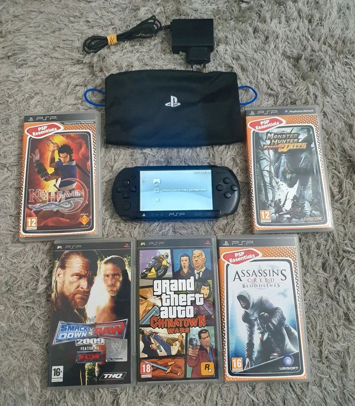 Lot Console PSP PlayStation Portable E1004 + 5 Jeux