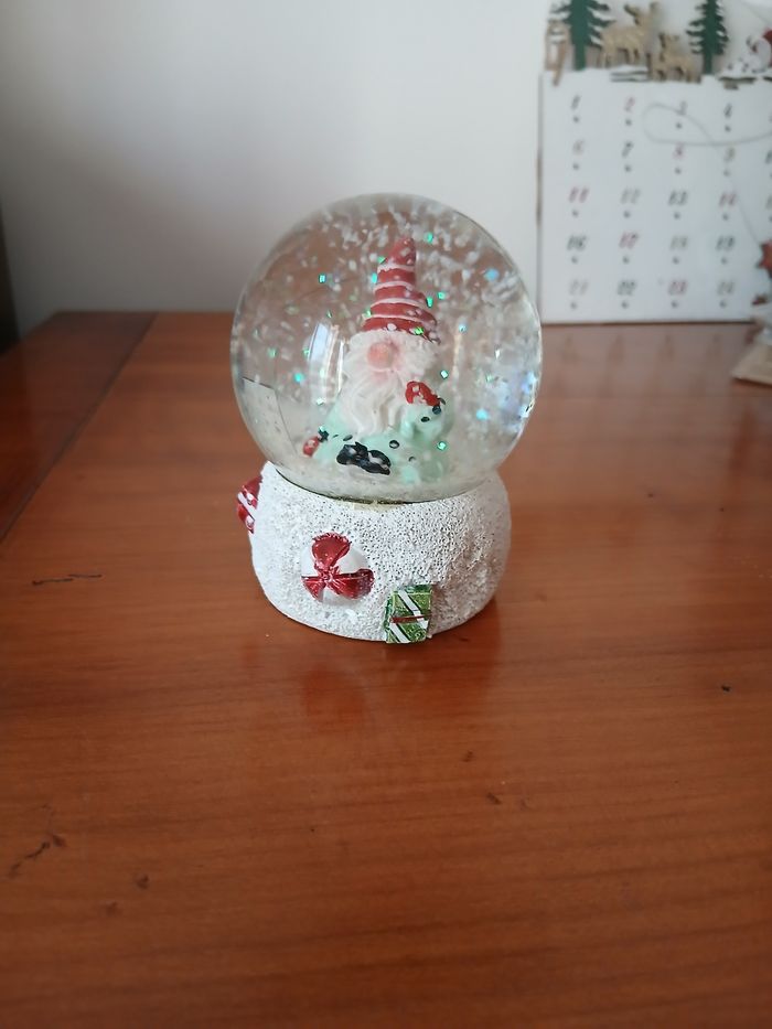 Boule à neige "Petit Lutin/ Gnome" sur socle - photo numéro 6
