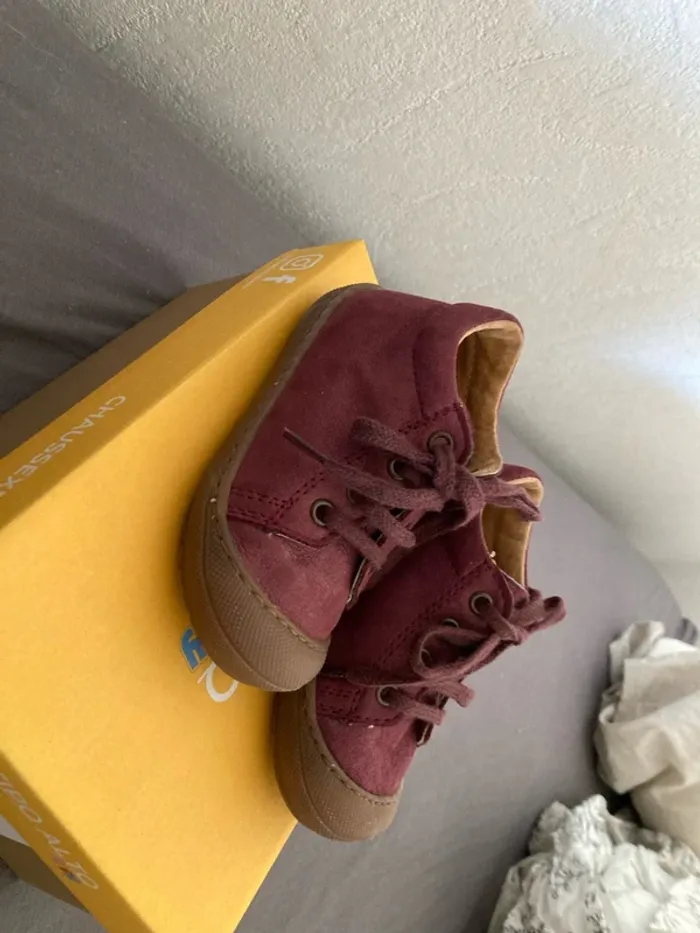 Chaussures en cuir taille 20 - photo numéro 2