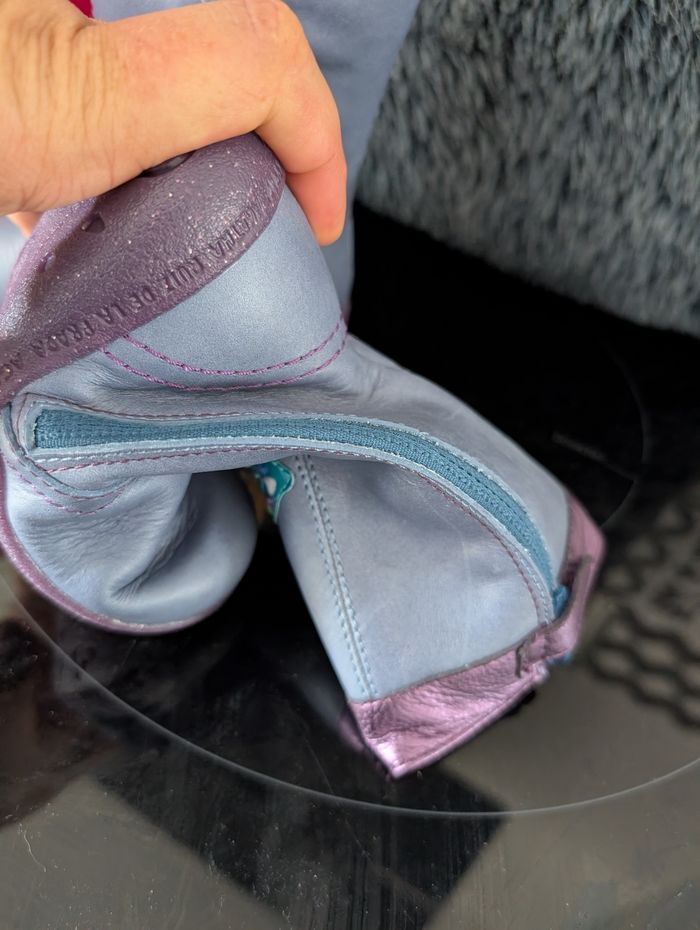 Chaussures fille tout cuir doux et souple. Taille 24. Agatha Ruiz de la Prada - photo numéro 4
