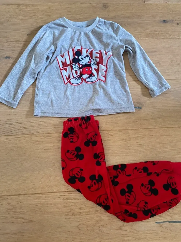Pyjama velours Mickey 3 ans