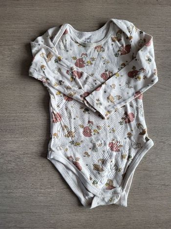 Joli body beige avec animaux de la forêt