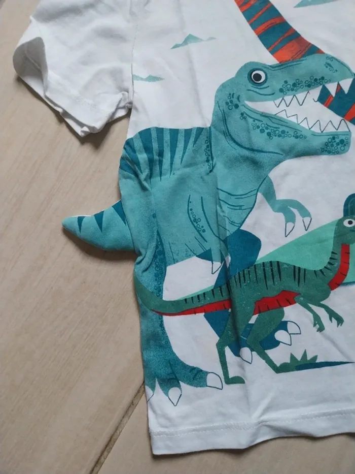 Tshirt c&a 4 ans - photo numéro 2