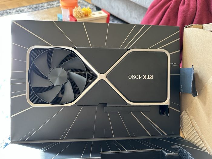 GeForce RTX 4090 FE / Founders Edition (occasion, excellent état, boîte d'origine) - photo numéro 3
