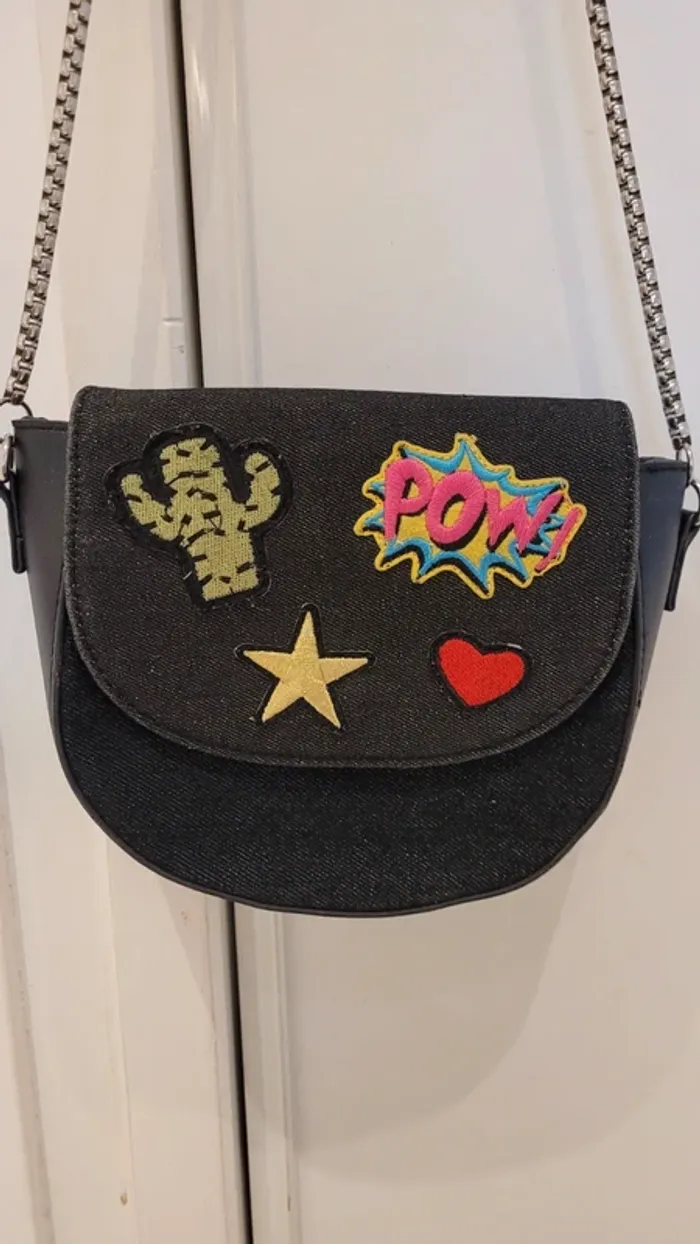 Sac bandoulière décoration cactus, étoile, cœur et "pow" - photo numéro 3