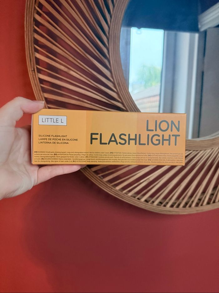 Lampe torche silicone lion neuve - photo numéro 3