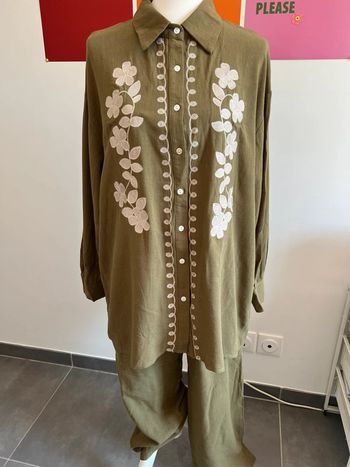 Ensemble Kaki Brodé Pantalon et Chemise longue M/L Neuf