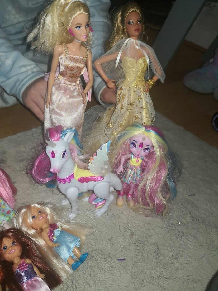 Poupées divers barbie et petites - photo numéro 3