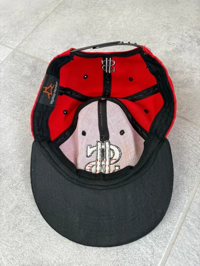 Casquette Dollar brodé HipHop Honor rouge et noire super état - photo numéro 4