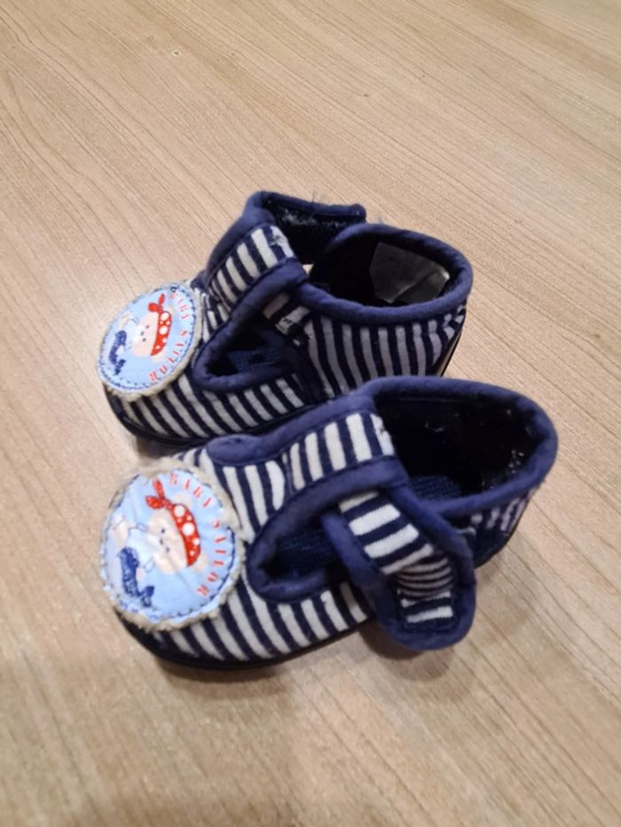 Chaussons taille 17 - photo numéro 2