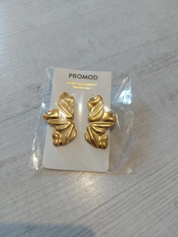Superbes boucles d'oreilles neuves Promod acier inoxydable