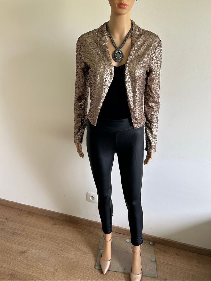 Veste courte dorée en sequins Etam taille française 36 jamais portée - photo numéro 3