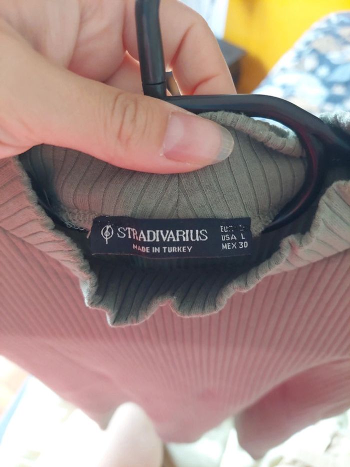 Crop top Stradivarius kaki - photo numéro 3