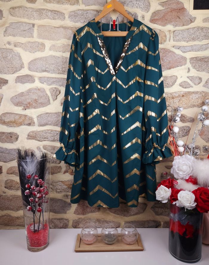 Robe manches longues vert et dorée Femme taille 54 marque Asos 💎