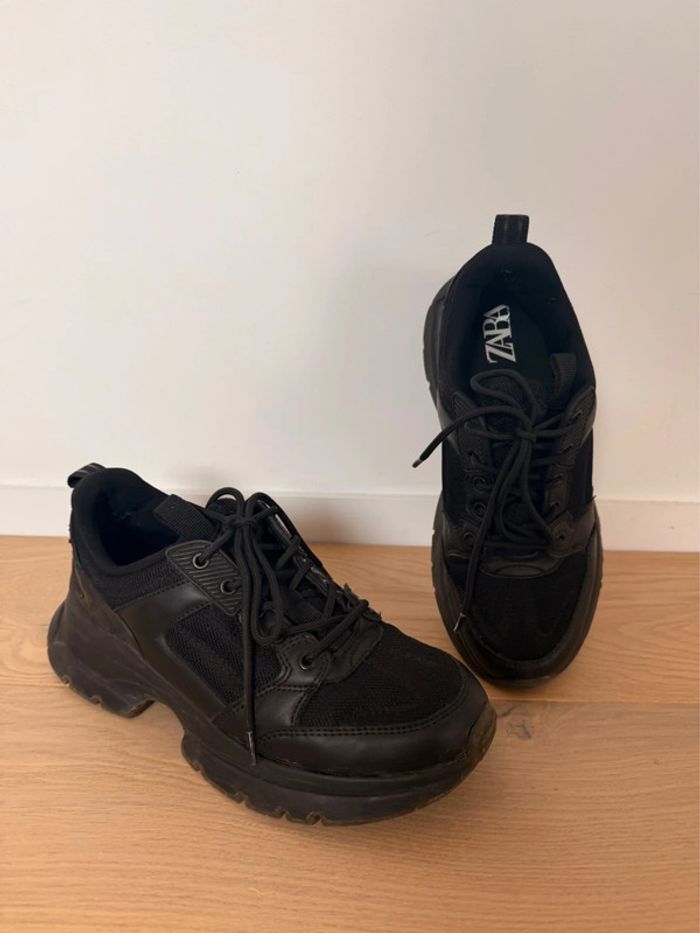 Basket Zara chaussures zapatillas sport shoes tennis Schoenen Scarpe zapatos sapatos Esporte noir