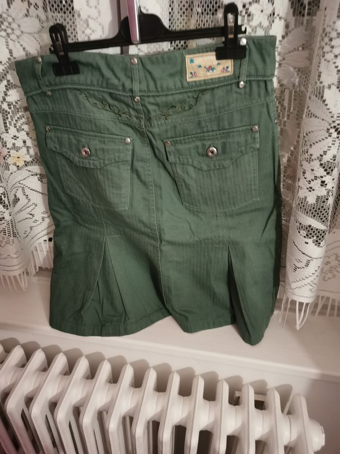 Jupe avec broderie, 6 poches boutons et fer - photo numéro 2