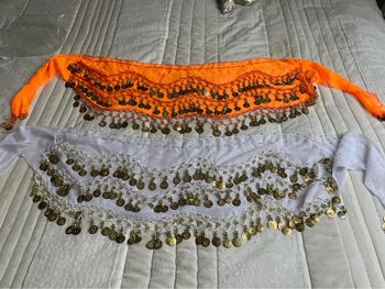 Deux ceintures de danse orientale