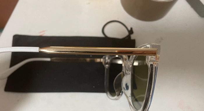 Lunette de soleil - photo numéro 3